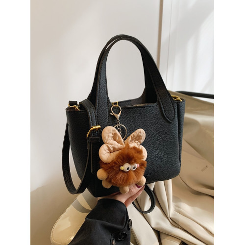 高級感菜籃子手提水桶包包女秋冬2024新款簡約時尚通勤單肩斜後後背包