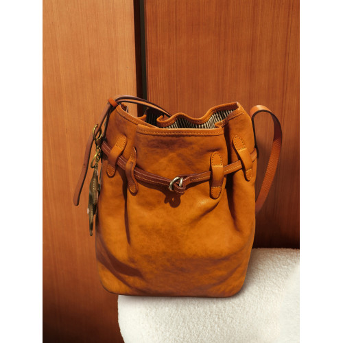 棕色真皮大容量托特包包女2026新款輕奢小衆高級感單肩斜背水桶包