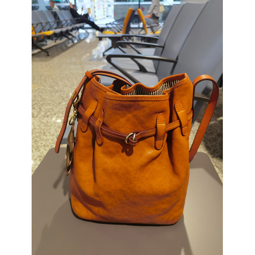 棕色真皮大容量托特包包女2026新款輕奢小衆高級感單肩斜背水桶包