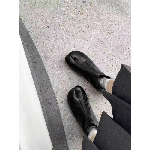 赫本風秋冬新款豬蹄分趾後拉鍊短筒菸筒瘦瘦靴女時尚百搭低跟短靴 赫本風秋冬新款豬蹄分趾後拉鍊短筒菸筒瘦瘦靴女時尚百搭低跟短靴