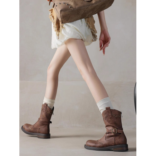 大碼41-43短靴復古英倫風馬丁靴皮帶釦平底鉚釘西部騎士靴女 大碼41-43短靴復古英倫風馬丁靴皮帶釦平底鉚釘西部騎士靴女