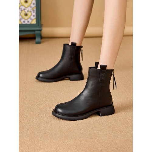 真皮馬丁靴女2025新款平跟春秋單靴休閒棕色女士大碼軟底菸筒短靴