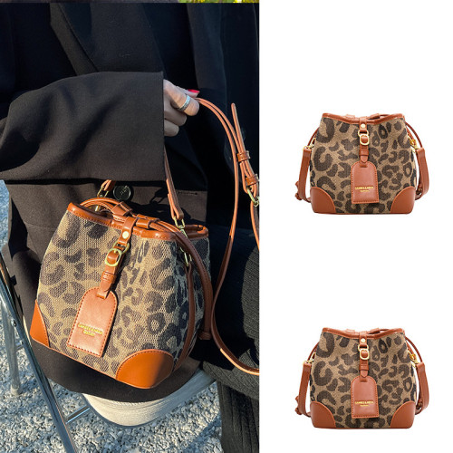 法國MKCHBK品牌小衆設計秋冬豹紋女包包2025新款百搭大容量水桶包