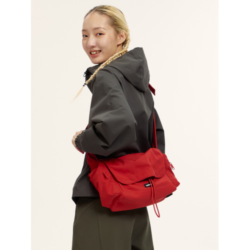 VAOPER喂牌新年斜後後背包女大容量通勤輕便紅色禮物單肩包旅行包後後背包