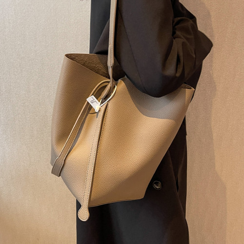 高級感大容量包包女春夏2025新款潮時尚小衆單肩包百搭通勤水桶包 高級感大容量包包女春夏2025新款潮時尚小衆單肩包百搭通勤水桶包