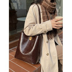 2026早春新款大容量通勤子母包時尚單肩腋下水桶包簡約斜後後背包包女