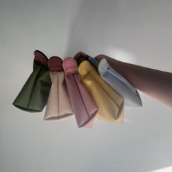 重磅尖貨~法式mini餃子包免打孔改造迷你斜後後背包開心果綠手機包