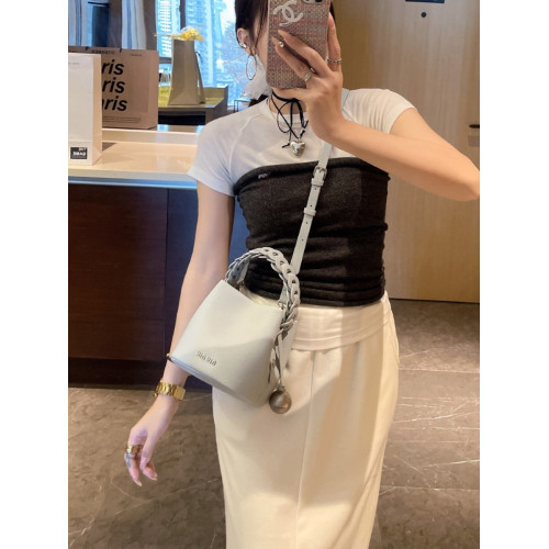 高級感小衆時尚手提包水桶包包女2026新韓版軟皮荔枝紋單肩斜後後背包