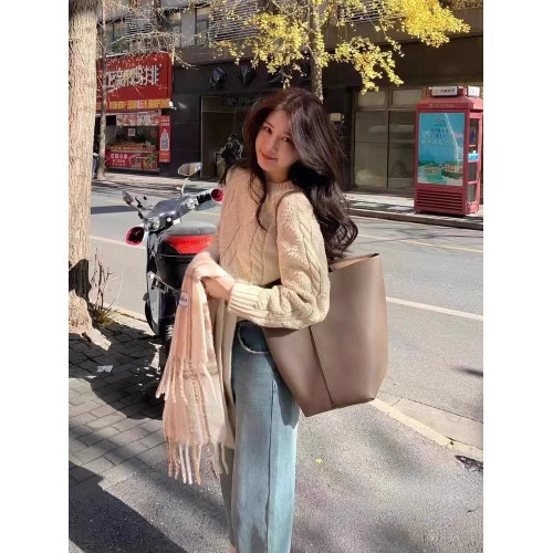 小衆牛皮通勤托特包女真皮大容量水桶包2026新款高級感單肩手提包