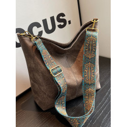 時尚通勤寬肩帶大容量包包女士2025新款簡約高級感休閒單肩水桶包