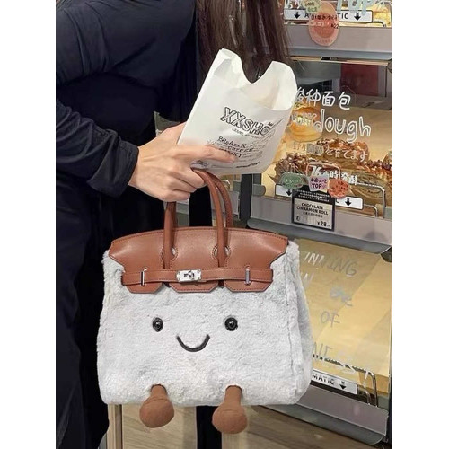 秋冬新款原創小衆設計手提包凱莉包單肩斜後後背包敲可愛毛絨鉑金包