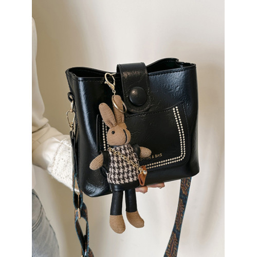 小衆韓版復古秋冬百搭通勤寬肩帶斜後後背包包女2024新款高級感水桶包