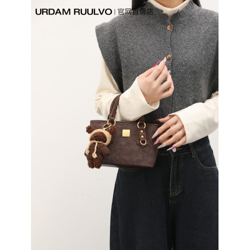 UR小衆高級感水桶包女2025新款可愛壓花手提包百搭通勤單肩斜後後背包 UR小衆高級感水桶包女2025新款可愛壓花手提包百搭通勤單肩斜後後背包