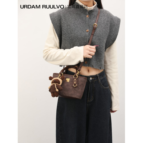 UR小衆高級感水桶包女2025新款可愛壓花手提包百搭通勤單肩斜後後背包 UR小衆高級感水桶包女2025新款可愛壓花手提包百搭通勤單肩斜後後背包