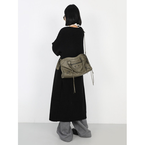 簡著 /限定髒髒綠·巴黎鉚釘辣妹機車包廢土復古大容量手提斜後後背包