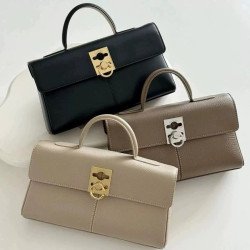 真皮凱莉包26新款公文包女小衆設計單肩斜後後背包通勤百搭手提小方包