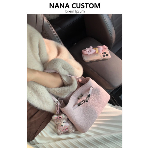 小衆頭層牛皮托特包女通勤百搭手提水桶包高級感單肩斜背菜籃子包 小衆頭層牛皮托特包女通勤百搭手提水桶包高級感單肩斜背菜籃子包