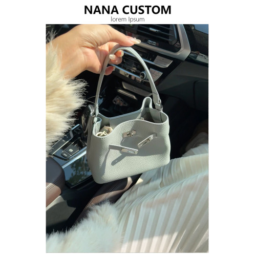 小衆頭層牛皮托特包女通勤百搭手提水桶包高級感單肩斜背菜籃子包 小衆頭層牛皮托特包女通勤百搭手提水桶包高級感單肩斜背菜籃子包