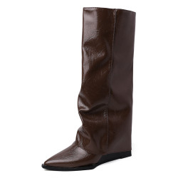 西部牛仔靴子女長筒尖頭粗跟寬鬆顯瘦2026冬新款不過膝高筒騎士靴