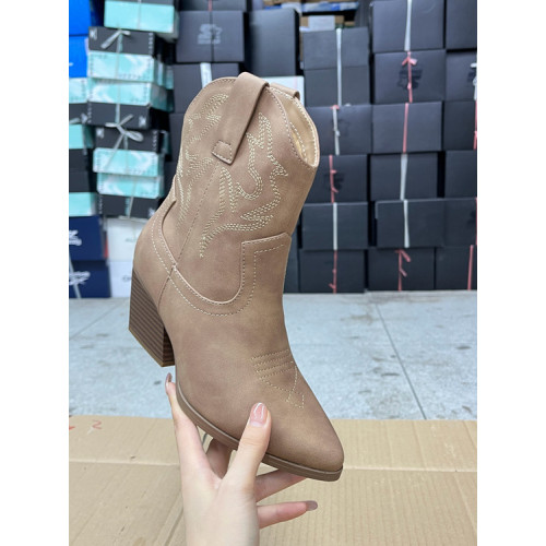 原單女靴新款尖頭純色粗跟復古新款時尚通勤套筒時裝西部短靴