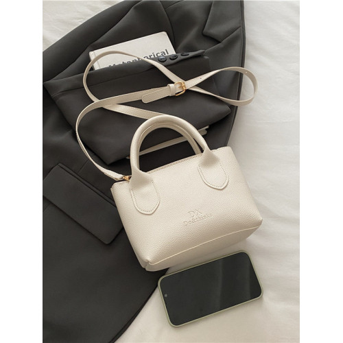 2025包新款時髦洋氣小方包純色手提水桶包包女簡約風通勤斜背女包 2025包新款時髦洋氣小方包純色手提水桶包包女簡約風通勤斜背女包