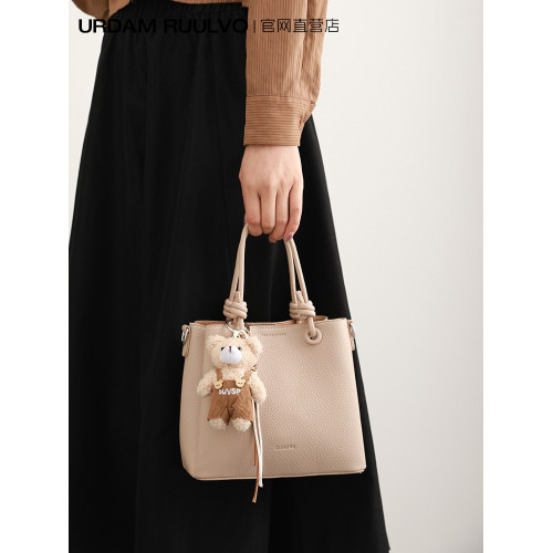 UR小衆簡約手提水桶包女式2026新款時尚百搭大容量通勤斜背托特包 UR小衆簡約手提水桶包女式2026新款時尚百搭大容量通勤斜背托特包
