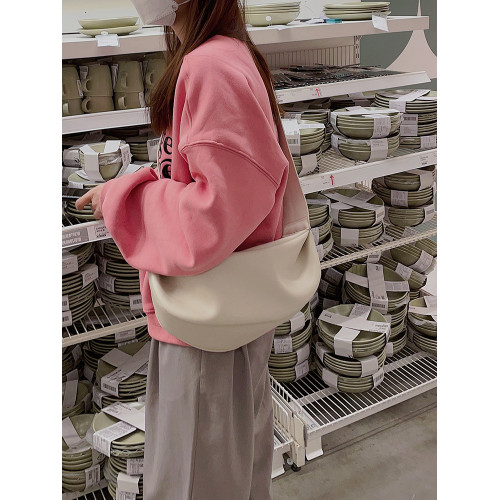 時尚褶皺包慵懶斜背餃子包真皮寬背帶雲朵腋下包2025新款單肩包女 時尚褶皺包慵懶斜背餃子包真皮寬背帶雲朵腋下包2025新款單肩包女