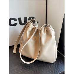 今年流行包包女士2026新款潮復古質感單肩包高級感斜背通勤水桶包