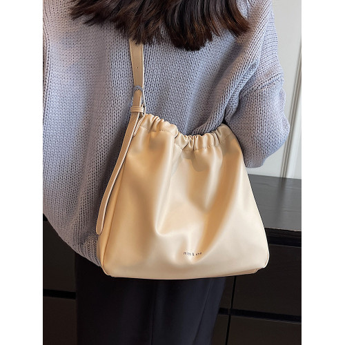 今年流行包包女士2026新款潮復古質感單肩包高級感斜背通勤水桶包 今年流行包包女士2026新款潮復古質感單肩包高級感斜背通勤水桶包