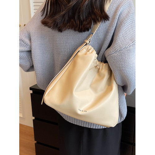 今年流行包包女士2026新款潮復古質感單肩包高級感斜背通勤水桶包 今年流行包包女士2026新款潮復古質感單肩包高級感斜背通勤水桶包