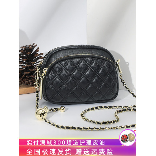 真皮小包包女2026新款百搭菱格小香風單肩斜後後背包女士休閒媽媽小包