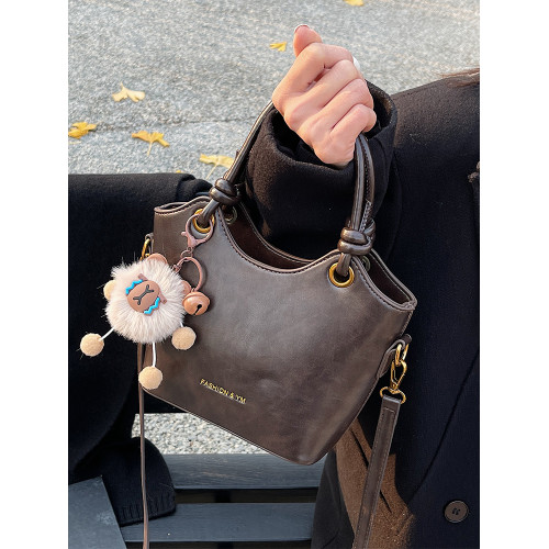 高級感復古包包女式2025年夏季流行百搭質感手拎包單肩斜背水桶包 高級感復古包包女式2025年夏季流行百搭質感手拎包單肩斜背水桶包