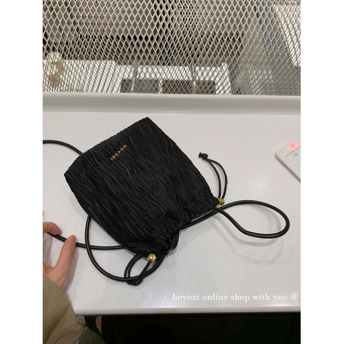 【小優家包包】HOYOZI鎏金嵗月 褶皺鏈條水桶垃圾袋包包帆布秋冬