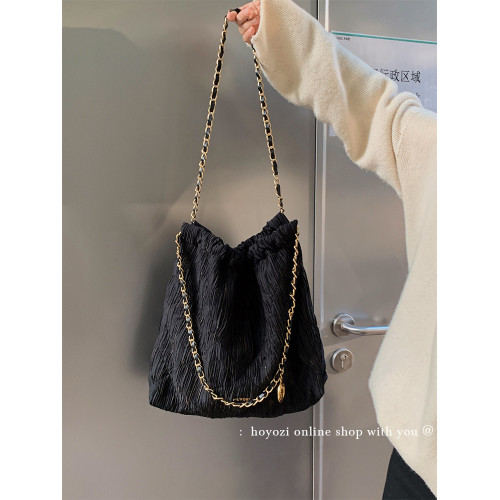 【小優家包包】HOYOZI鎏金嵗月 褶皺鏈條水桶垃圾袋包包帆布秋冬