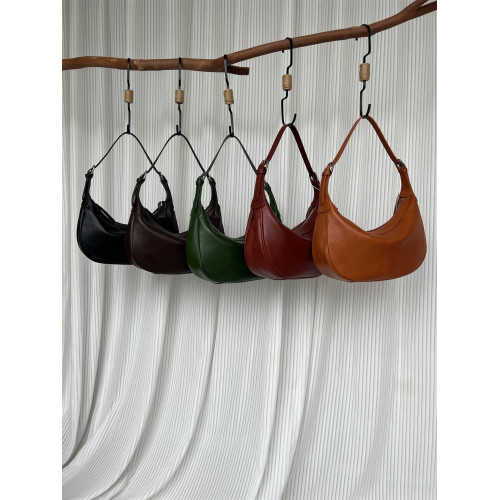 進口植鞣頭層牛皮精緻月牙包hobo包簡約百搭通勤斜背單肩腋下包女