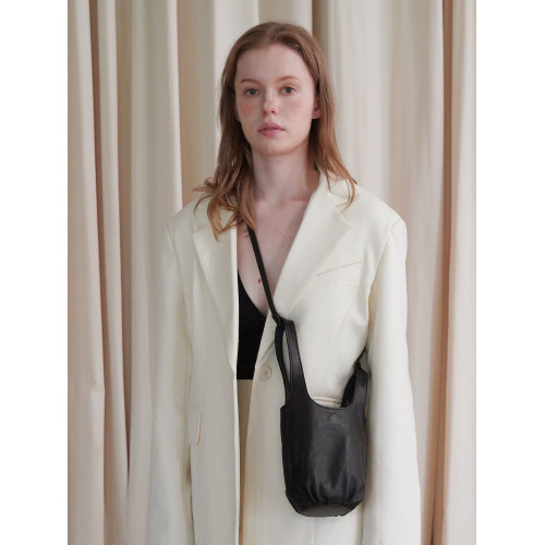 PANLULUPAN小衆設計新款日式文藝復古小羊皮女包簡約軟手提水桶包 PANLULUPAN小衆設計新款日式文藝復古小羊皮女包簡約軟手提水桶包