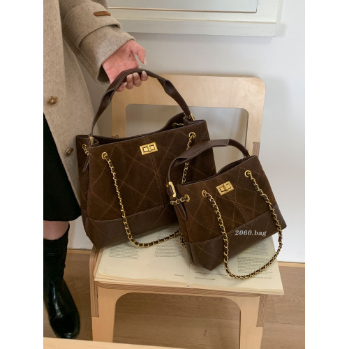 大容量菱格鏈條麂皮絨水桶包2025新款女時尚百搭通勤氣質斜後後背包包