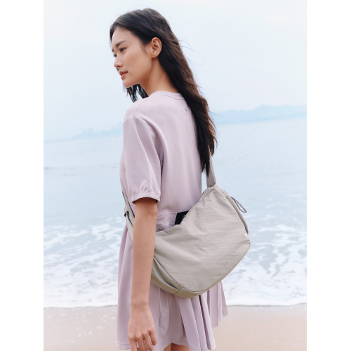 萊夫餃子包大容量運動斜後後背包女新款輕量化通勤戶外休閒百搭帆布包