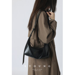 XYOUNG向陽小衆油蠟牛皮包包hobo上班通勤手提單肩斜後後背包黑色百搭