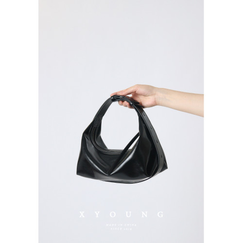 XYOUNG向陽小衆油蠟牛皮包包hobo上班通勤手提單肩斜後後背包黑色百搭
