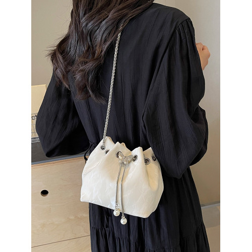 包包韓系高級感百搭水桶包秋冬2026新款小衆設計鏈條斜背手提包女 包包韓系高級感百搭水桶包秋冬2026新款小衆設計鏈條斜背手提包女