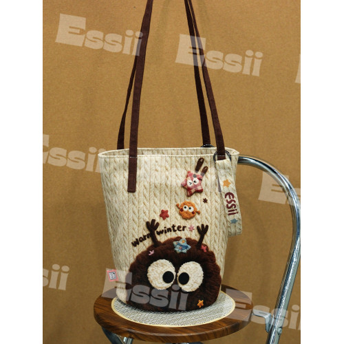 完美款款essii可愛絨毛煤球原創可愛印花單肩可斜背長水桶帆布包