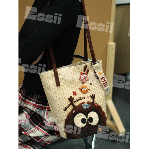 完美款款essii可愛絨毛煤球原創可愛印花單肩可斜背長水桶帆布包
