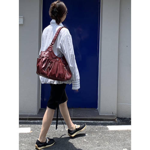 肥肥自製包包女士2025春夏新款紅色小衆潮牌鉚釘機車包單肩斜後後背包