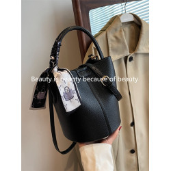 高級感爆款包包女2023新款潮時尚單肩手提包百搭斜後後背包質感水桶包