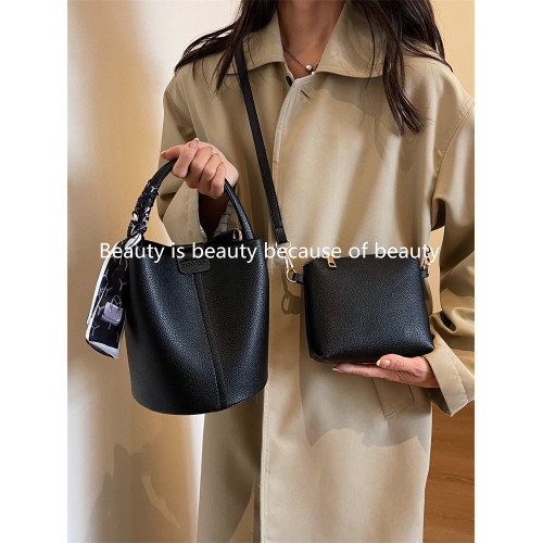 高級感爆款包包女2023新款潮時尚單肩手提包百搭斜後後背包質感水桶包