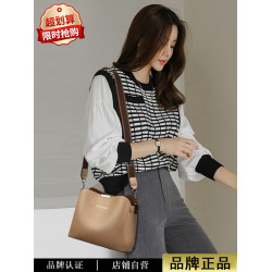 休閒斜後後背包2026新款時尚鏈條單肩水桶包今年流行手提女士包包