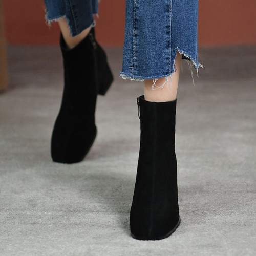 磨砂真皮法式中跟小短靴女2025年新款瘦瘦靴冬季女靴粗跟加絨踝靴