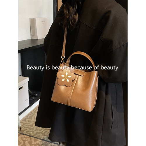 高級感爆款復古小包包女士2026春夏新款潮時尚單肩手提斜背水桶包