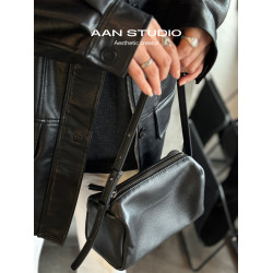 【AAN】包包女式2025新款頭層牛皮筆筒包高級感枕頭包單肩手提包